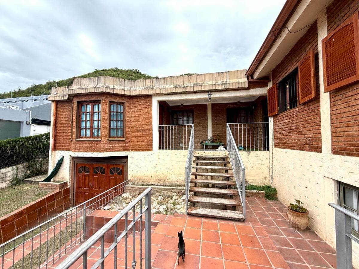 Propiedad Multifamiliar 294m² c/Pileta - Villa Carlos Paz – foto 4